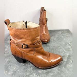 Frye Women's Jackie Rivet Short Booties whiskey brown leather size 9